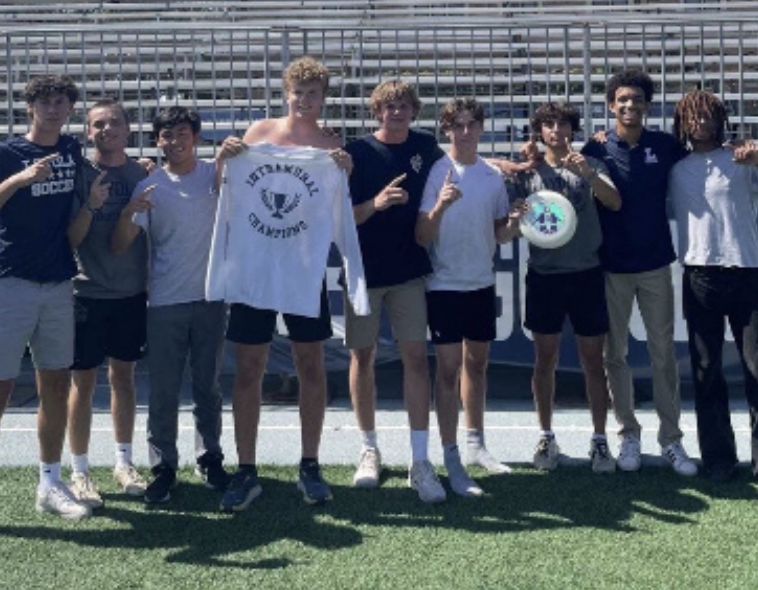 BERENDO BOBCATS CELEBRATE after their frisbee championship victory